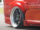 カスタムフェンダー